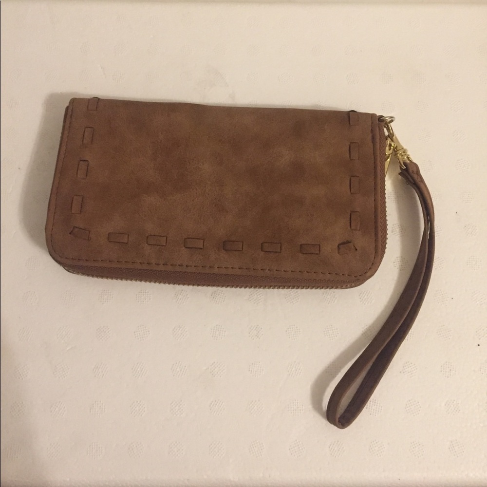 Wristlet brown